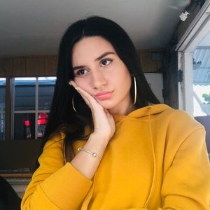 Meet your Posher, Alejandra